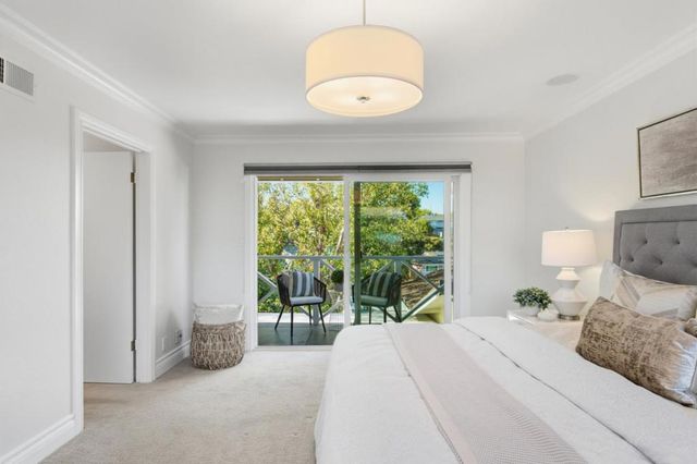 860 Chesterton Avenue, Redwood City, CA 94061
