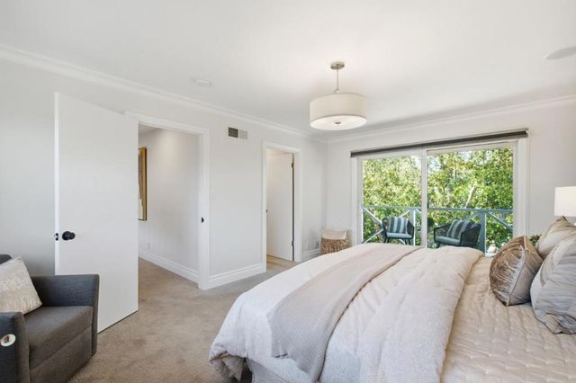 860 Chesterton Avenue, Redwood City, CA 94061