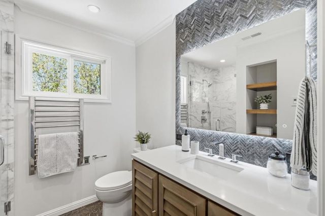 860 Chesterton Avenue, Redwood City, CA 94061