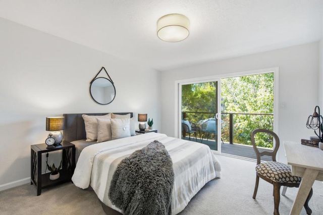 860 Chesterton Avenue, Redwood City, CA 94061