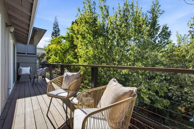 860 Chesterton Avenue, Redwood City, CA 94061