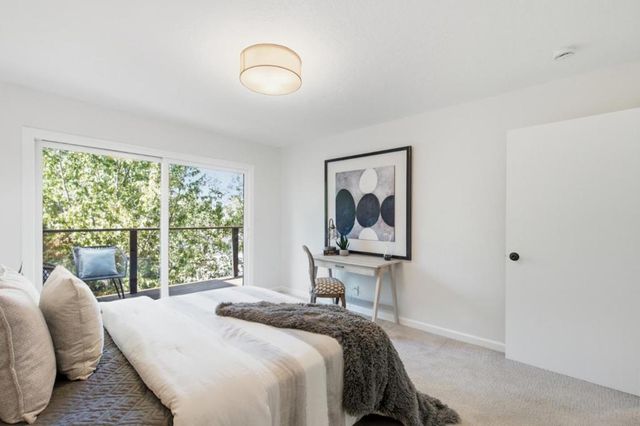 860 Chesterton Avenue, Redwood City, CA 94061