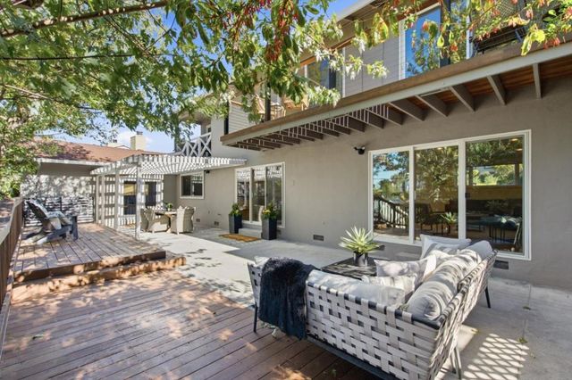 860 Chesterton Avenue, Redwood City, CA 94061