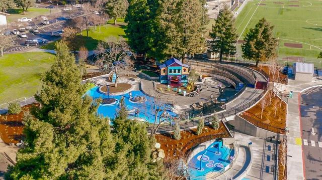 860 Chesterton Avenue, Redwood City, CA 94061