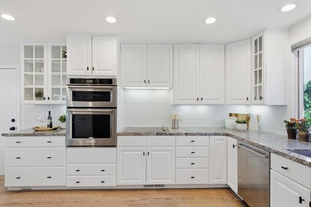 860 Chesterton Avenue, Redwood City, CA 94061