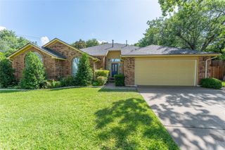 2713 Willowood Drive, Grapevine, TX 76051