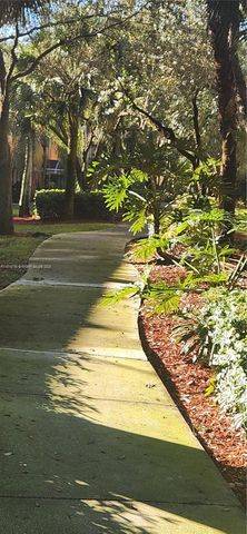 1599 Veracruz Ln, Weston, FL 33327