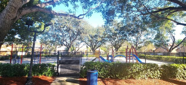 1599 Veracruz Ln, Weston, FL 33327