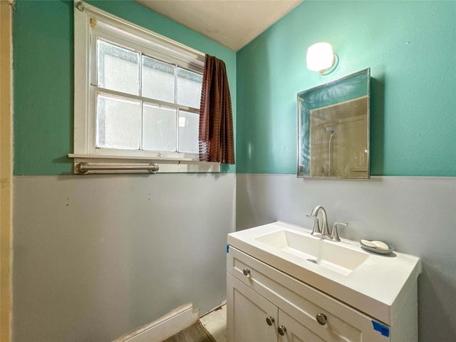 2506 Edgewood Street, Liberty, TX 77575