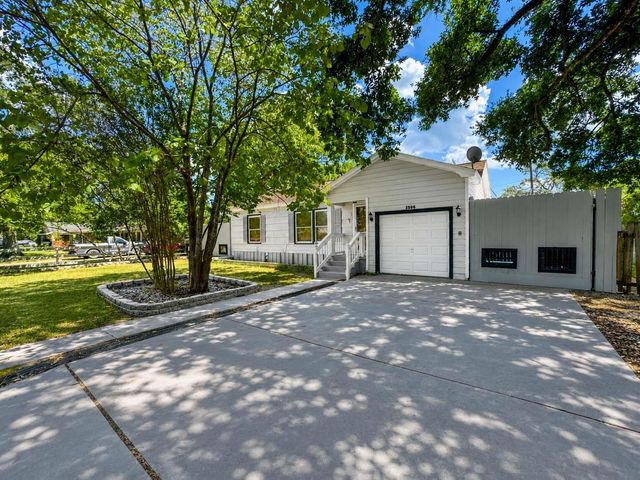 2506 Edgewood Street, Liberty, TX 77575