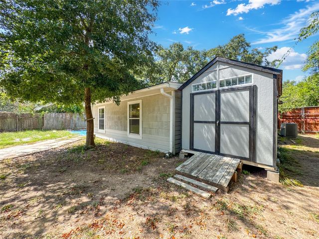 2506 Edgewood Street, Liberty, TX 77575