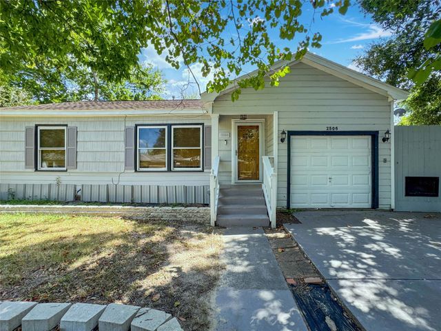 2506 Edgewood Street, Liberty, TX 77575
