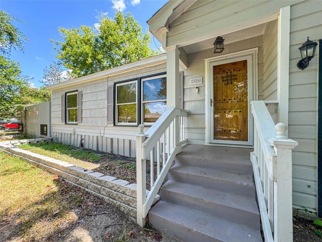 2506 Edgewood Street, Liberty, TX 77575