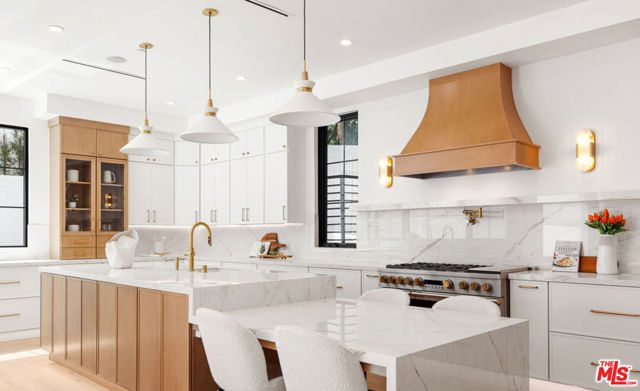 2565 Patricia Avenue, Los Angeles, CA 90064