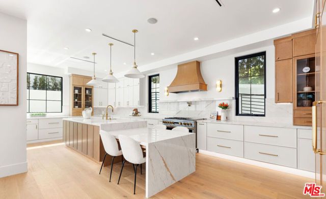 2565 Patricia Avenue, Los Angeles, CA 90064