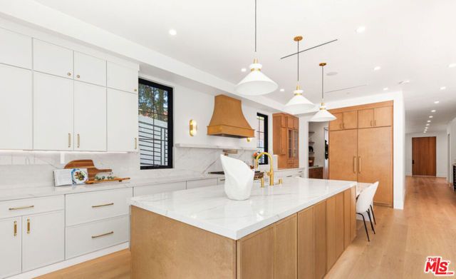 2565 Patricia Avenue, Los Angeles, CA 90064