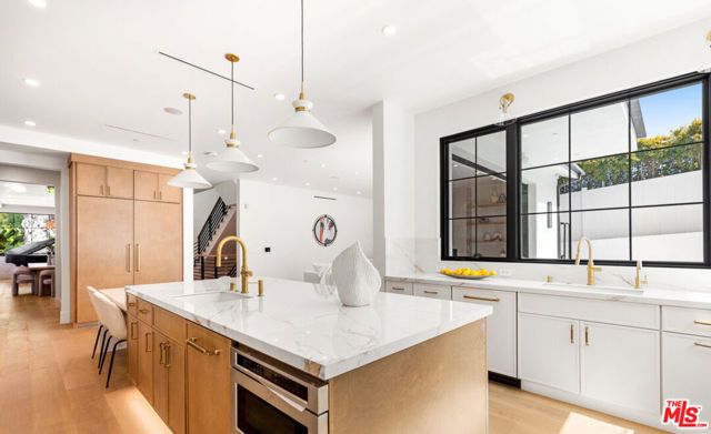 2565 Patricia Avenue, Los Angeles, CA 90064