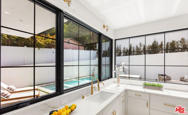 2565 Patricia Avenue, Los Angeles, CA 90064