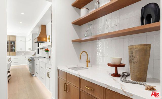 2565 Patricia Avenue, Los Angeles, CA 90064