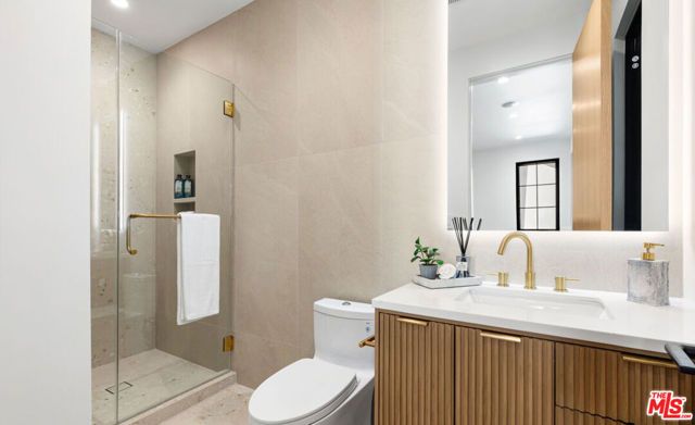 2565 Patricia Avenue, Los Angeles, CA 90064