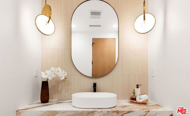 2565 Patricia Avenue, Los Angeles, CA 90064