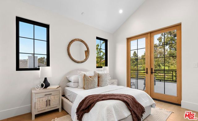 2565 Patricia Avenue, Los Angeles, CA 90064