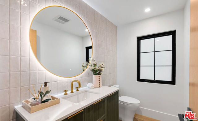 2565 Patricia Avenue, Los Angeles, CA 90064