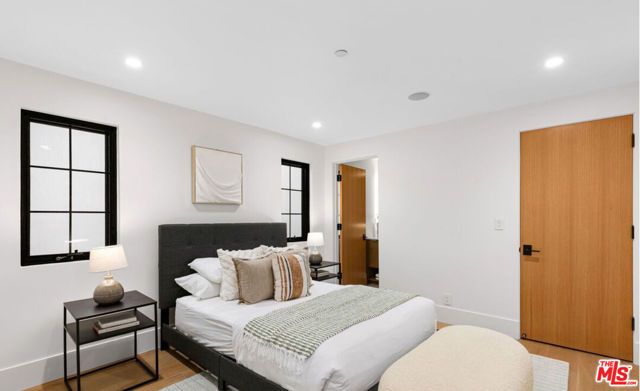 2565 Patricia Avenue, Los Angeles, CA 90064