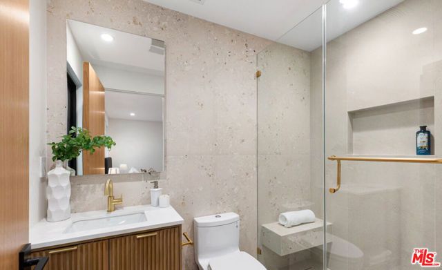 2565 Patricia Avenue, Los Angeles, CA 90064