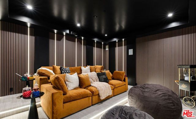 2565 Patricia Avenue, Los Angeles, CA 90064