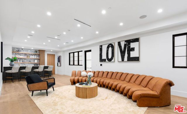 2565 Patricia Avenue, Los Angeles, CA 90064