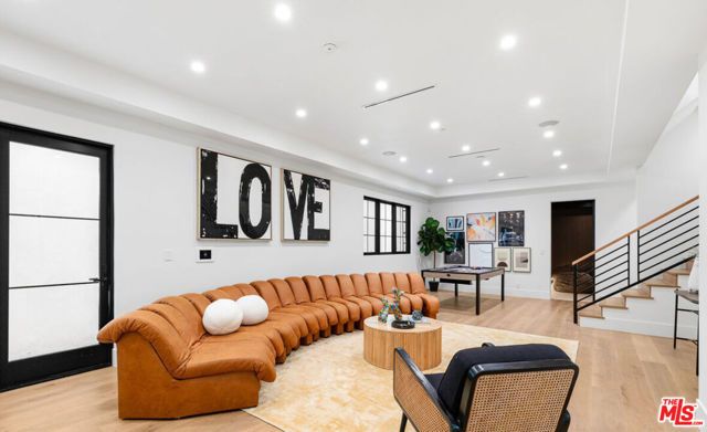 2565 Patricia Avenue, Los Angeles, CA 90064