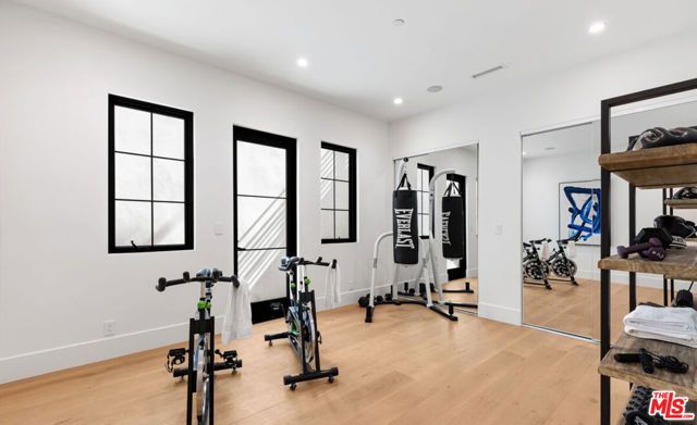 2565 Patricia Avenue, Los Angeles, CA 90064