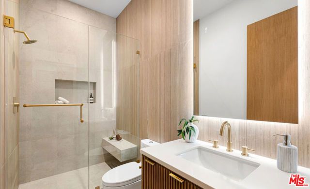 2565 Patricia Avenue, Los Angeles, CA 90064