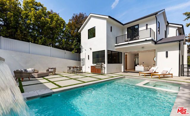 2565 Patricia Avenue, Los Angeles, CA 90064