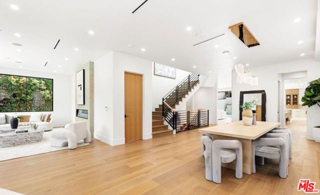 2565 Patricia Avenue, Los Angeles, CA 90064