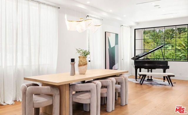 2565 Patricia Avenue, Los Angeles, CA 90064