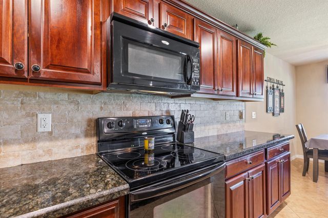 5580 45th Avenue, Vero Beach, FL 32967