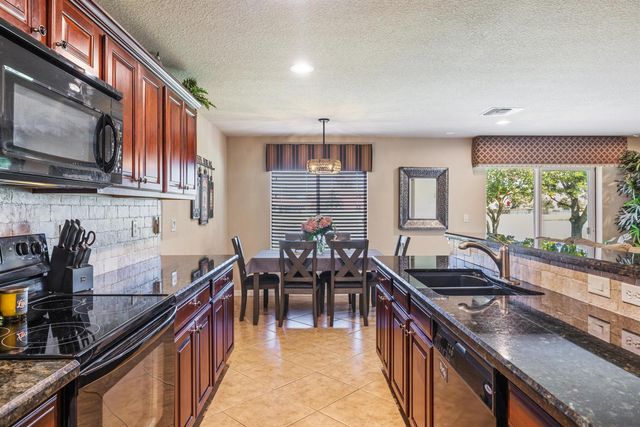 5580 45th Avenue, Vero Beach, FL 32967