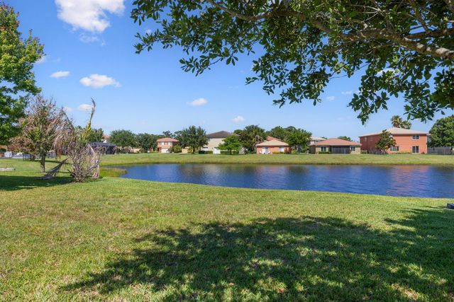 5580 45th Avenue, Vero Beach, FL 32967