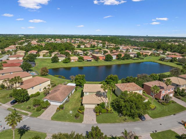 5580 45th Avenue, Vero Beach, FL 32967