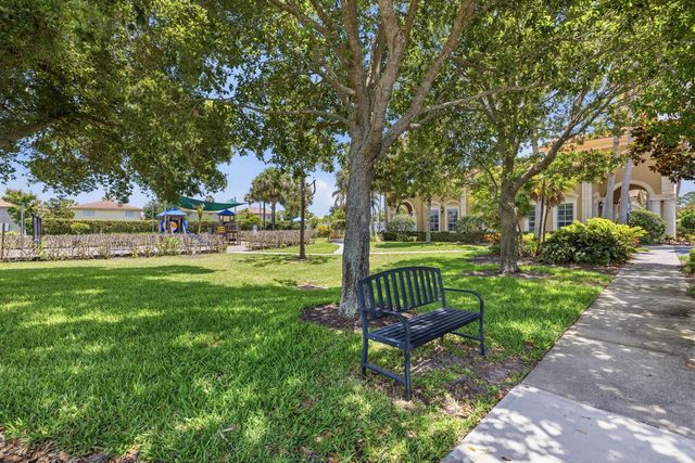 5580 45th Avenue, Vero Beach, FL 32967