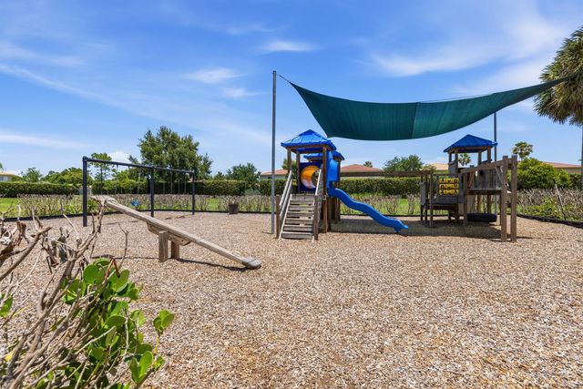 5580 45th Avenue, Vero Beach, FL 32967