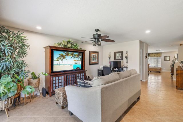 5580 45th Avenue, Vero Beach, FL 32967