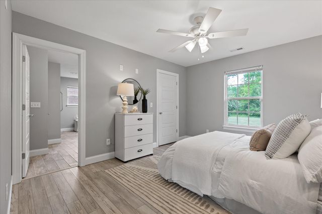 8410 Hixson Pike, Hixson, TN 37343