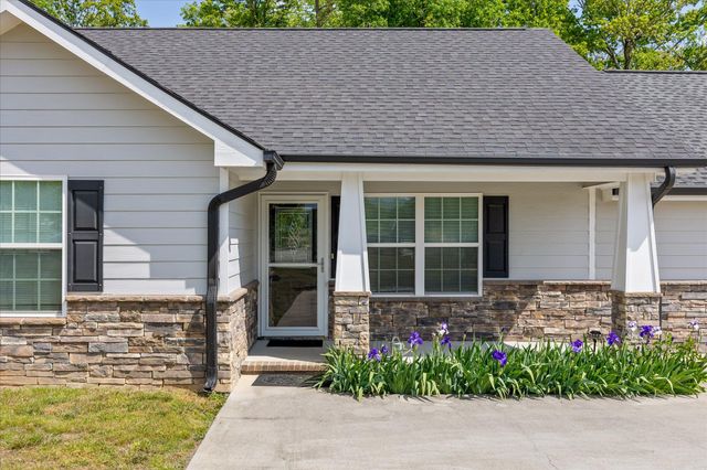 8410 Hixson Pike, Hixson, TN 37343