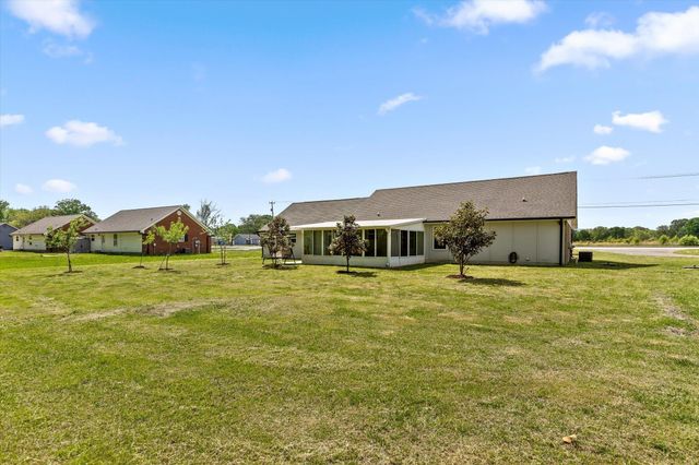 8410 Hixson Pike, Hixson, TN 37343