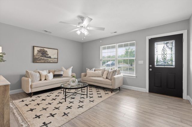 8410 Hixson Pike, Hixson, TN 37343