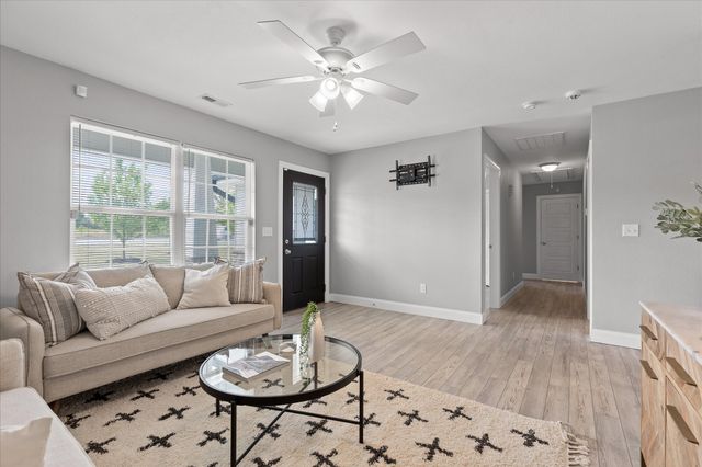 8410 Hixson Pike, Hixson, TN 37343
