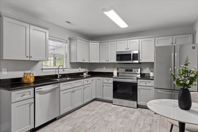 8410 Hixson Pike, Hixson, TN 37343